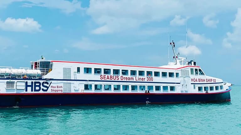 ve-tau-rach-gia-nam-du-tau-hoa-binh-ship